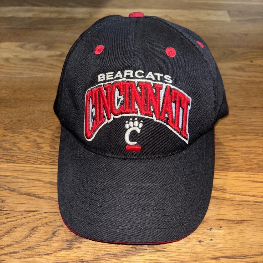 NEW Y2K Cincinnati Bearcats Cap Dad Hat Adjustable Top of the World‎ Embroidered