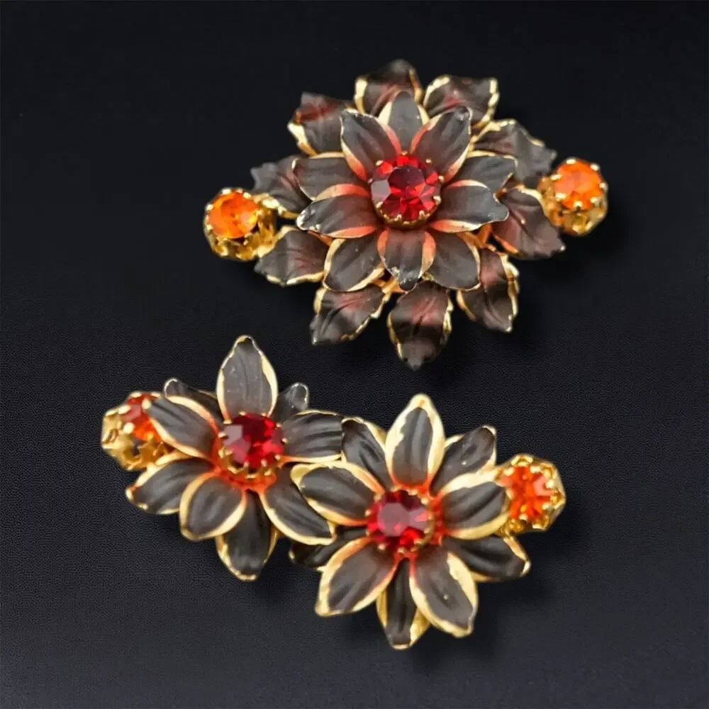 Unbranded floral finish rhinestone